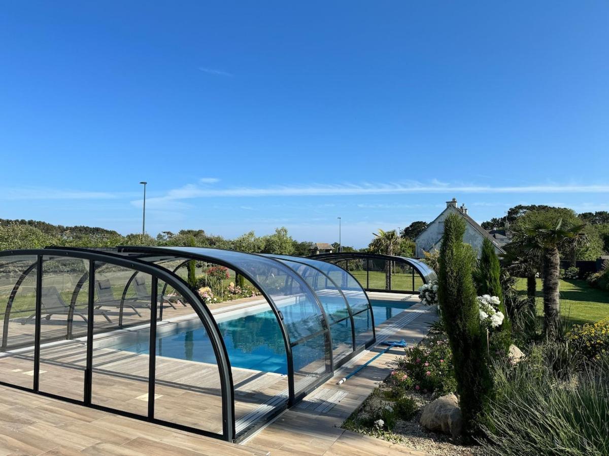 Superbe Villa Tout Confort Avec Piscine Chauffee Er Couverte Et Spa A 2 Pas De La Plage Fouesnant Bagian luar foto